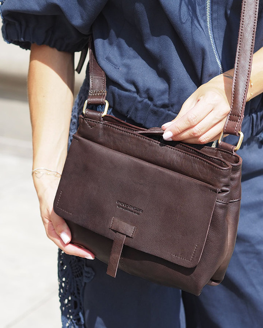 Torebka skórzana listonoszka damska messenger bag - MARCO MAZZINI ciemny brąz